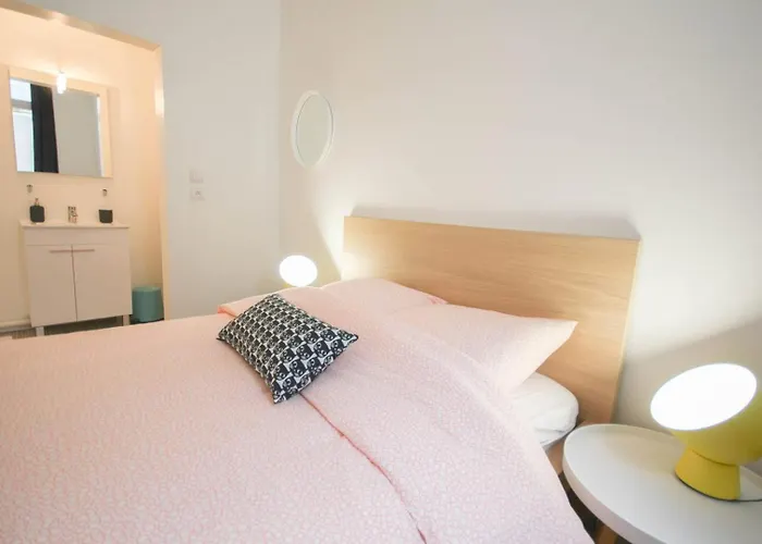 Lille Gares - 50M2 Apartment!